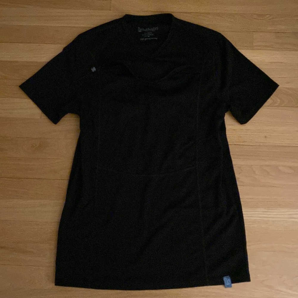 Lalabu men’s black infant carrier shirt